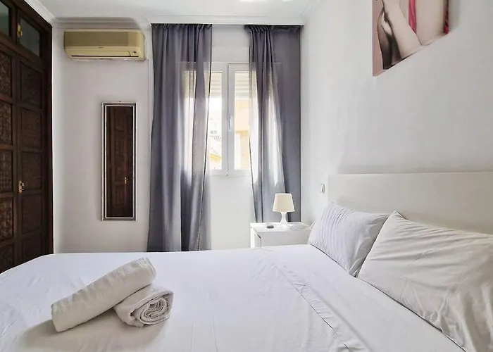 Luminoso Apartamento Centro Triana 아파트 *