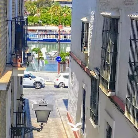 Luminoso Apartamento Centro Triana דירה