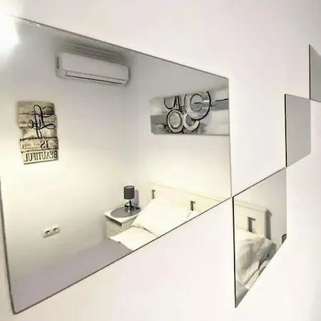 Luminoso Apartamento Centro Triana דירה *