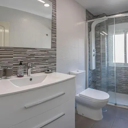 Luminoso Apartamento Centro Triana דירה *